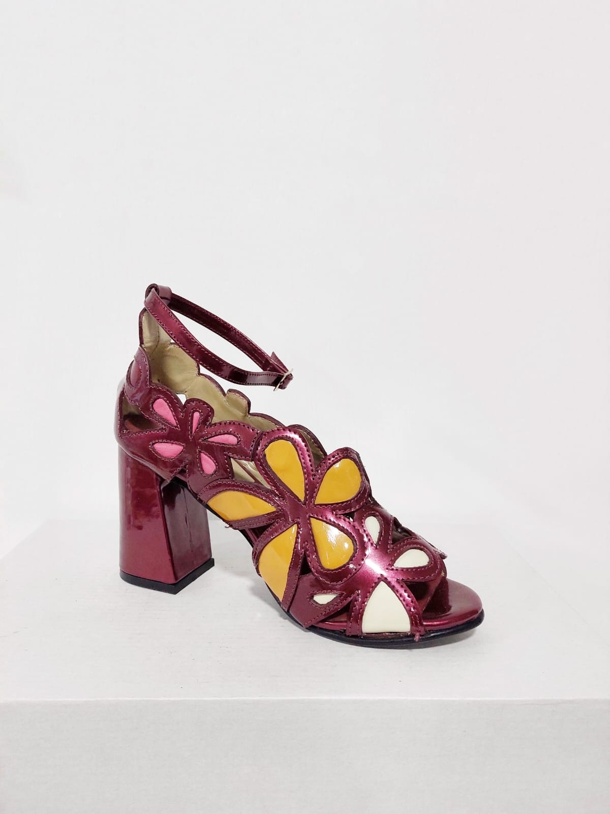Sandalias Florecientes - Talla 38